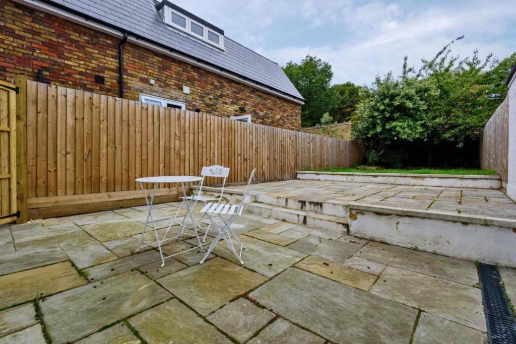 Amazing 3 Bed Interior Designed House With Garden - 114 The Hervey London Exterior foto